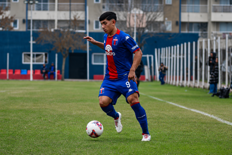 JUVENILES VS RIVER PLATE.